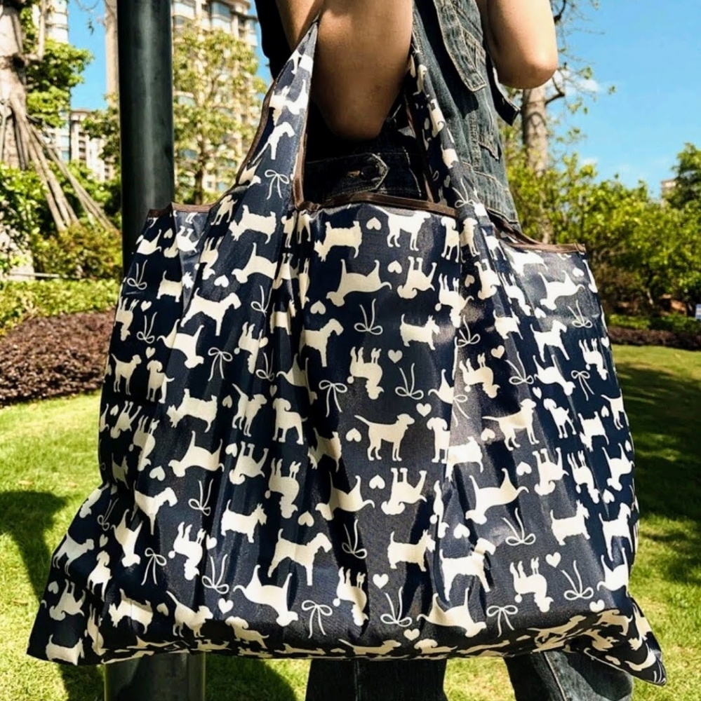 Dog 🐕 ❤️ 's xlarge nylon compact expandable shopper/tote